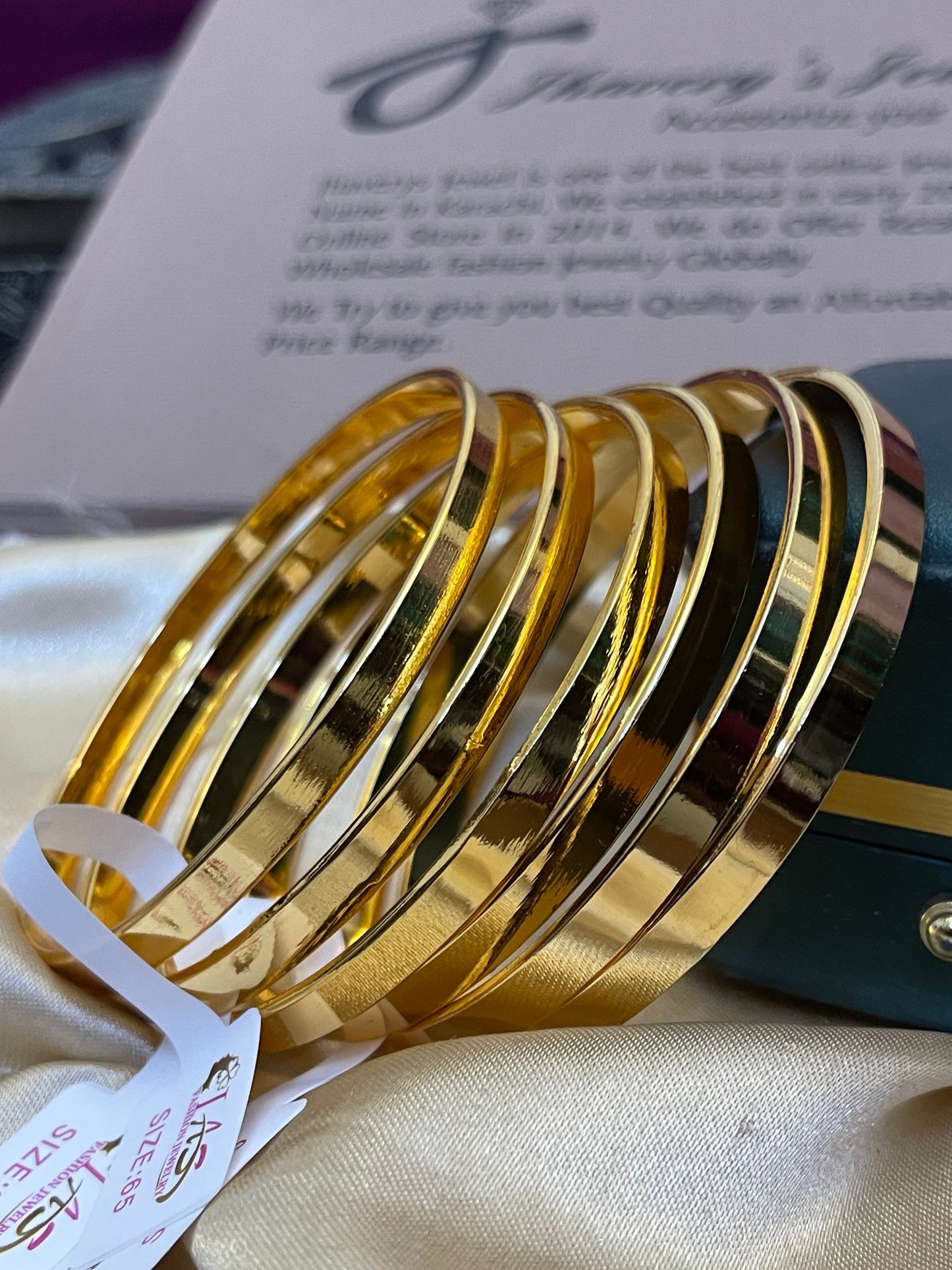 6 pc Stylish wear Gold Look  BANGLES set