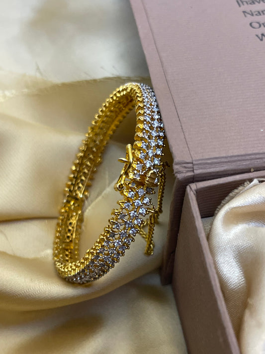 22KT Pure Gold Plated,Stylish Wear Bracelete