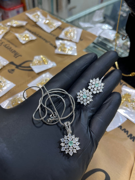 Zircon Ad Locket Set With Chain