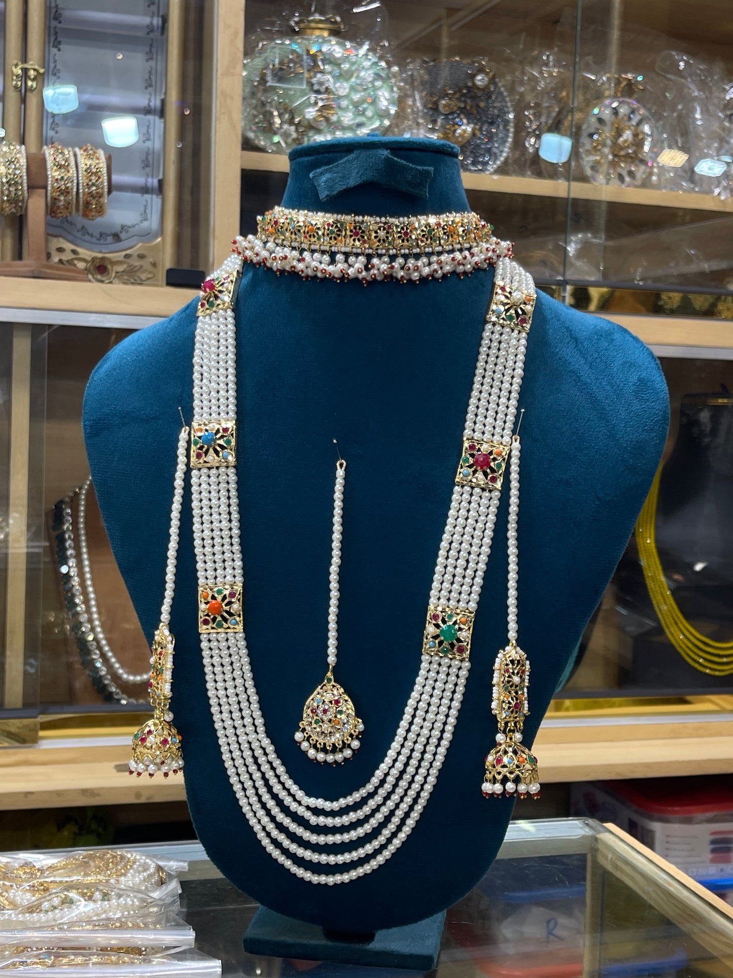 Noratan Stones Studded Choker & Maala Set