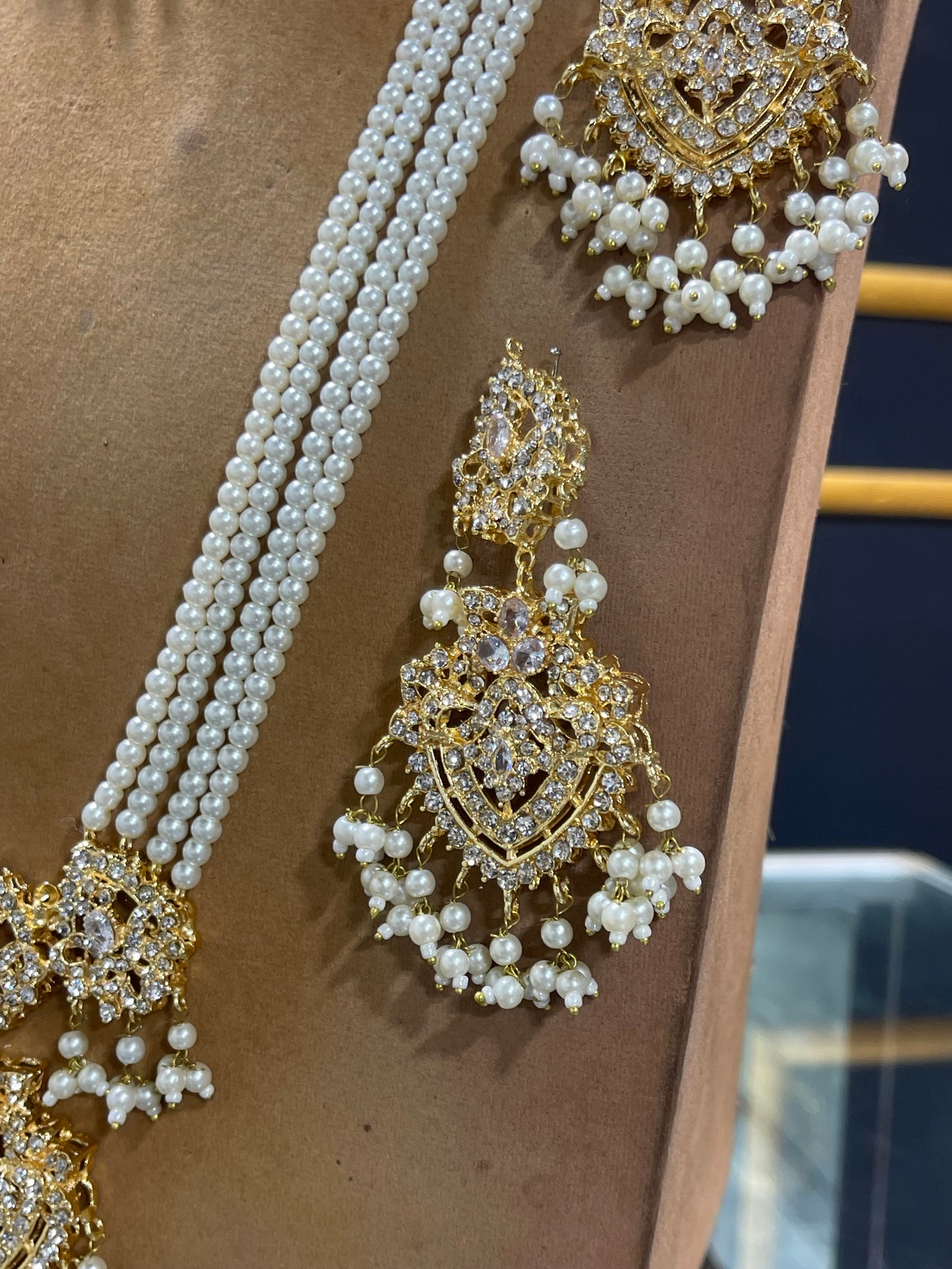 Bridal Pearls Work Necklace Set