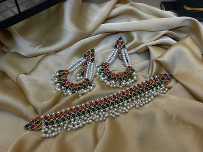 Noratan Stones Studded Choker Set