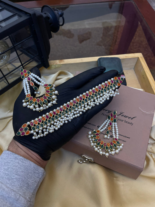 Noratan Stones Studded Choker Set