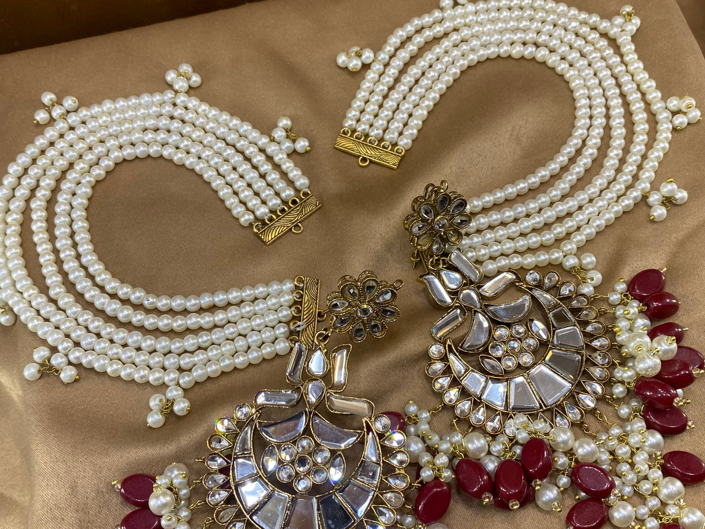 Furshi Kundan Earrings With Saharas