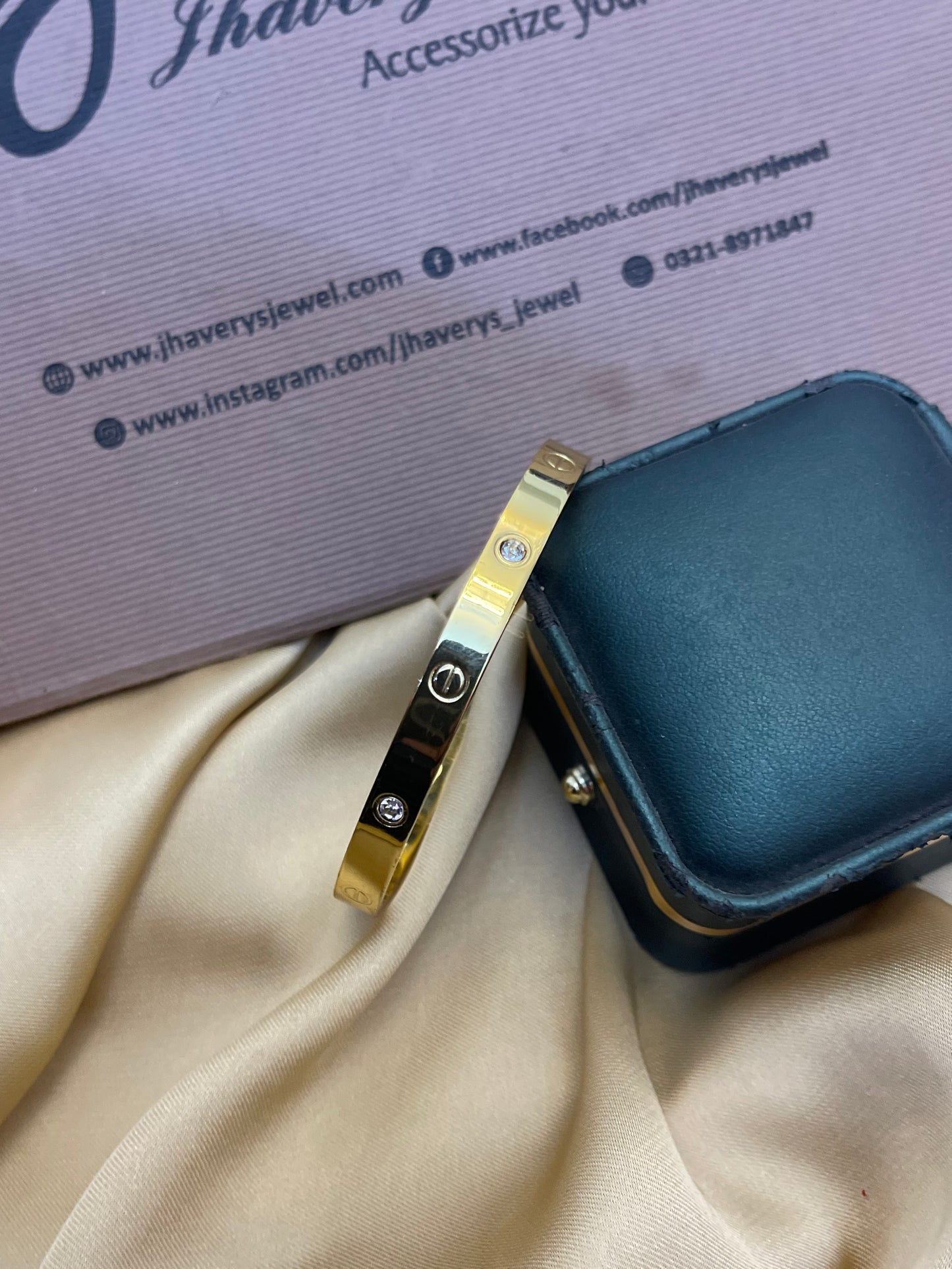 Cartier Stylish Bracelete